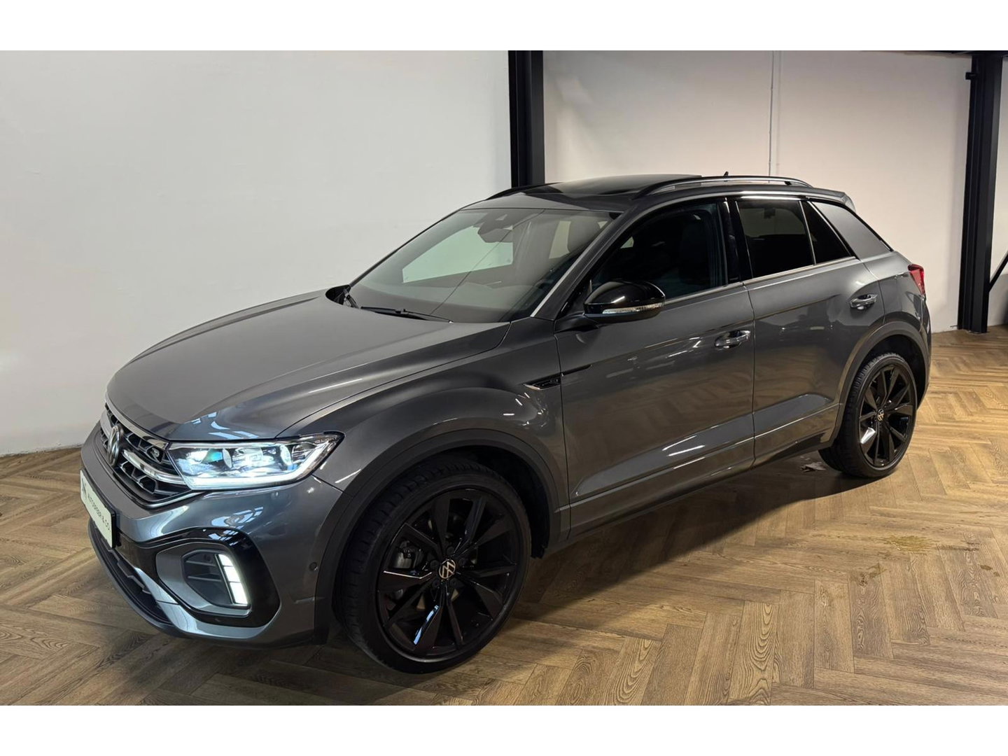 Volkswagen T-Roc 1.5 TSI R-Line PANO KEYLESS CAM