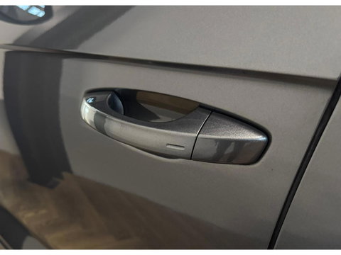 Volkswagen T-Roc 1.5 TSI R-Line PANO KEYLESS CAM