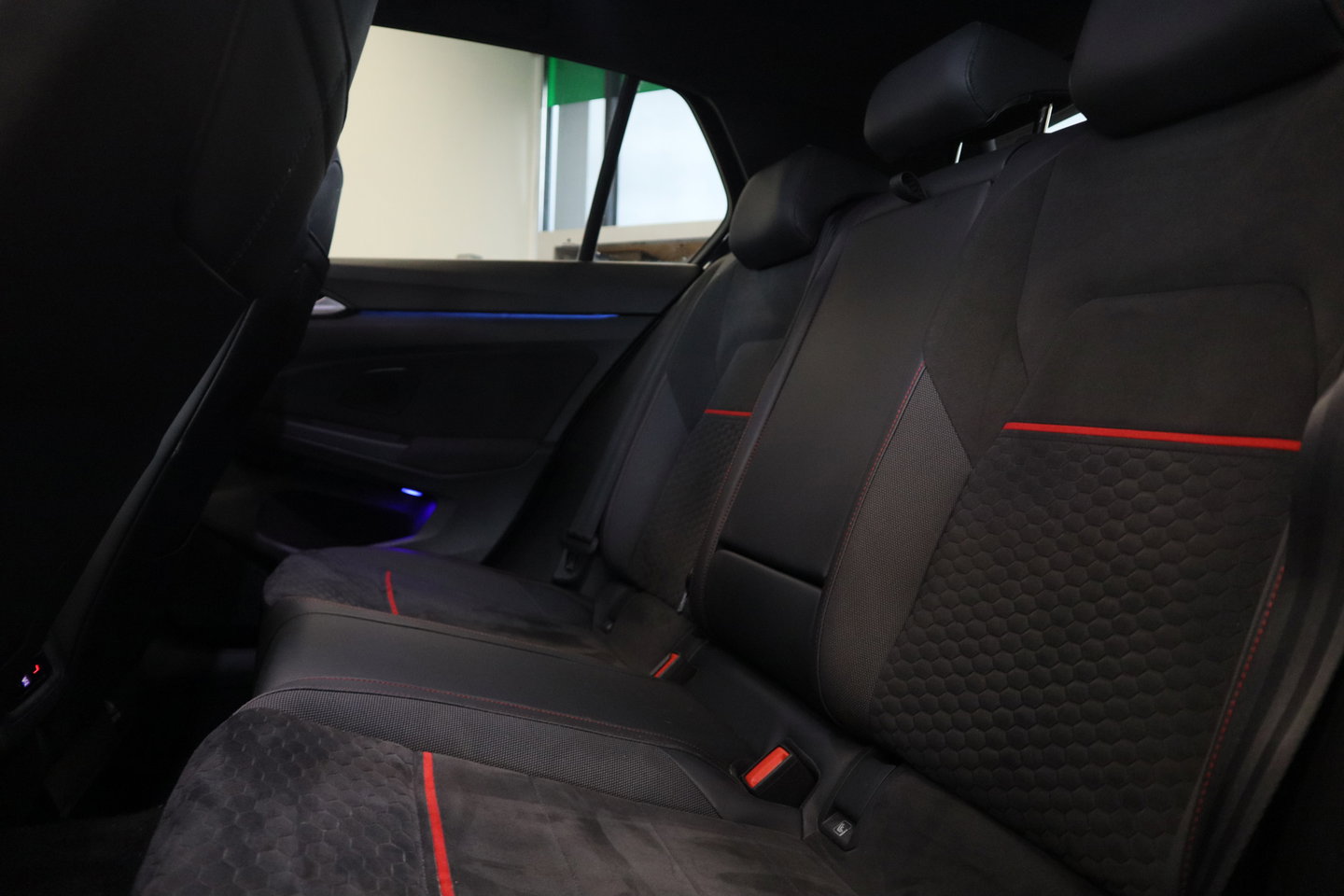 Volkswagen Golf 2.0 TSI GTI Clubsport Panoramadak Harman&Kardon Head-Up 24 Maanden garantie* (Vraag naar de voorwaarden)