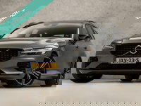 Volvo V60 - 2.0 T8 Twin Engine AWD R-Design 391Pk Automaat (PANORAMADAK, MEMORY SEATS, LEDER, STOELVERWARMING/KOELING, KEYLESS, SPORTSTOELEN, ZWART HEMEL, ADAPTIVE CRUISE, DRIVE MODE, NIEUWSTAAT)