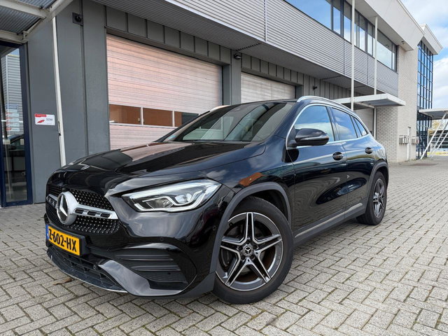 Mercedes-Benz GLA - 200 AMG Line Automaat | PDC | Navi | Camera