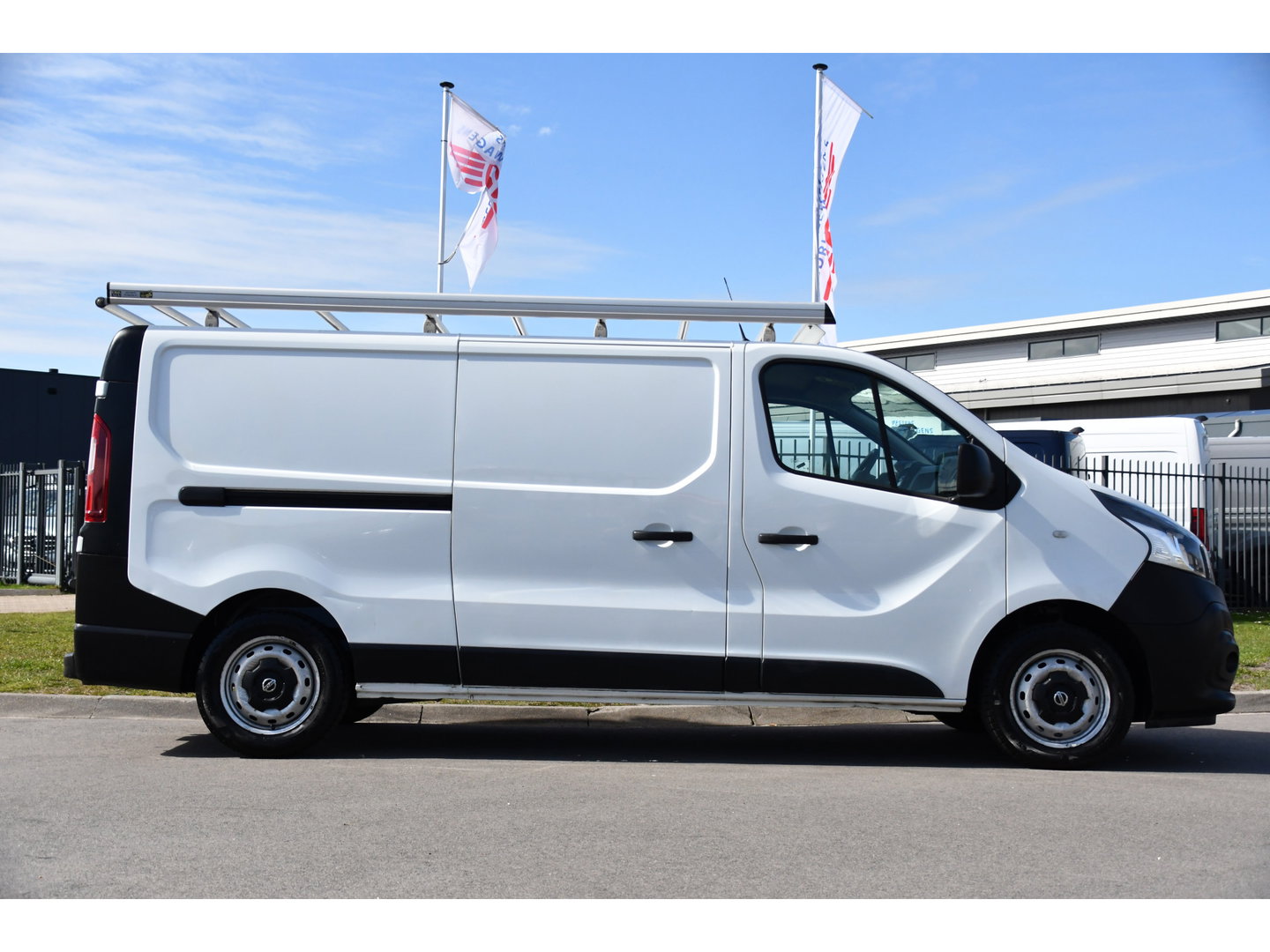 Nissan NV300 1.6 dCi 125 L2H1 Acenta Cruise, Sensoren, Airco, Trekhaak, 125pk, Radio, Imperiaal, Uniek!