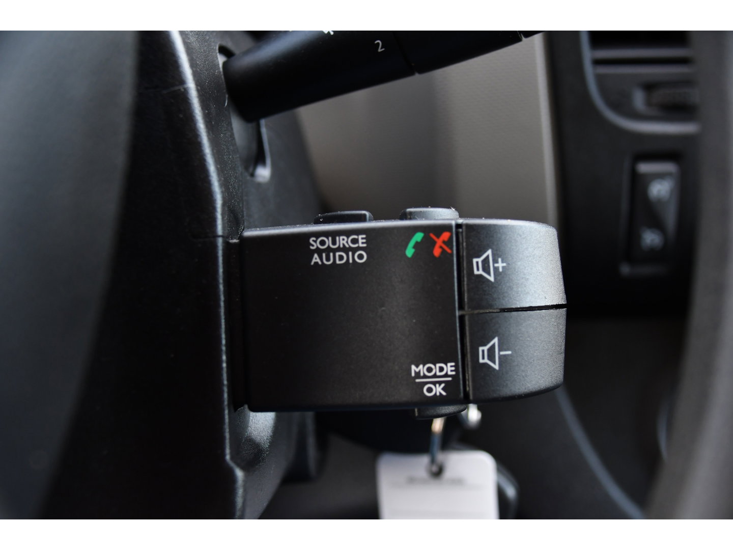 Nissan NV300 1.6 dCi 125 L2H1 Acenta Cruise, Sensoren, Airco, Trekhaak, 125pk, Radio, Imperiaal, Uniek!