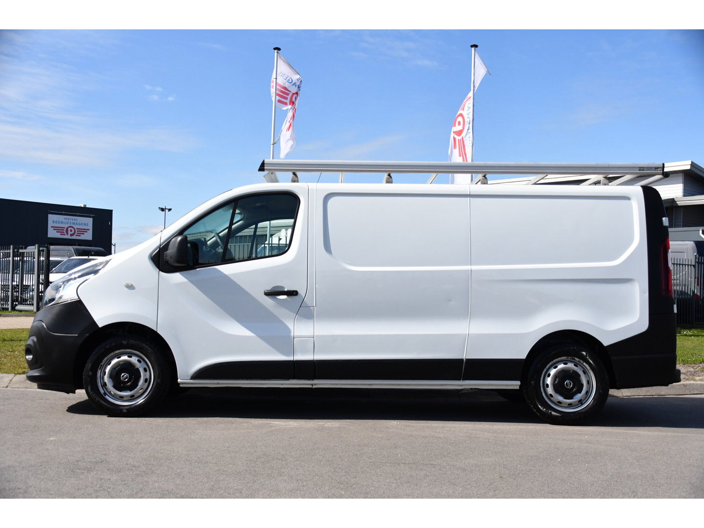 Nissan NV300 1.6 dCi 125 L2H1 Acenta Cruise, Sensoren, Airco, Trekhaak, 125pk, Radio, Imperiaal, Uniek!