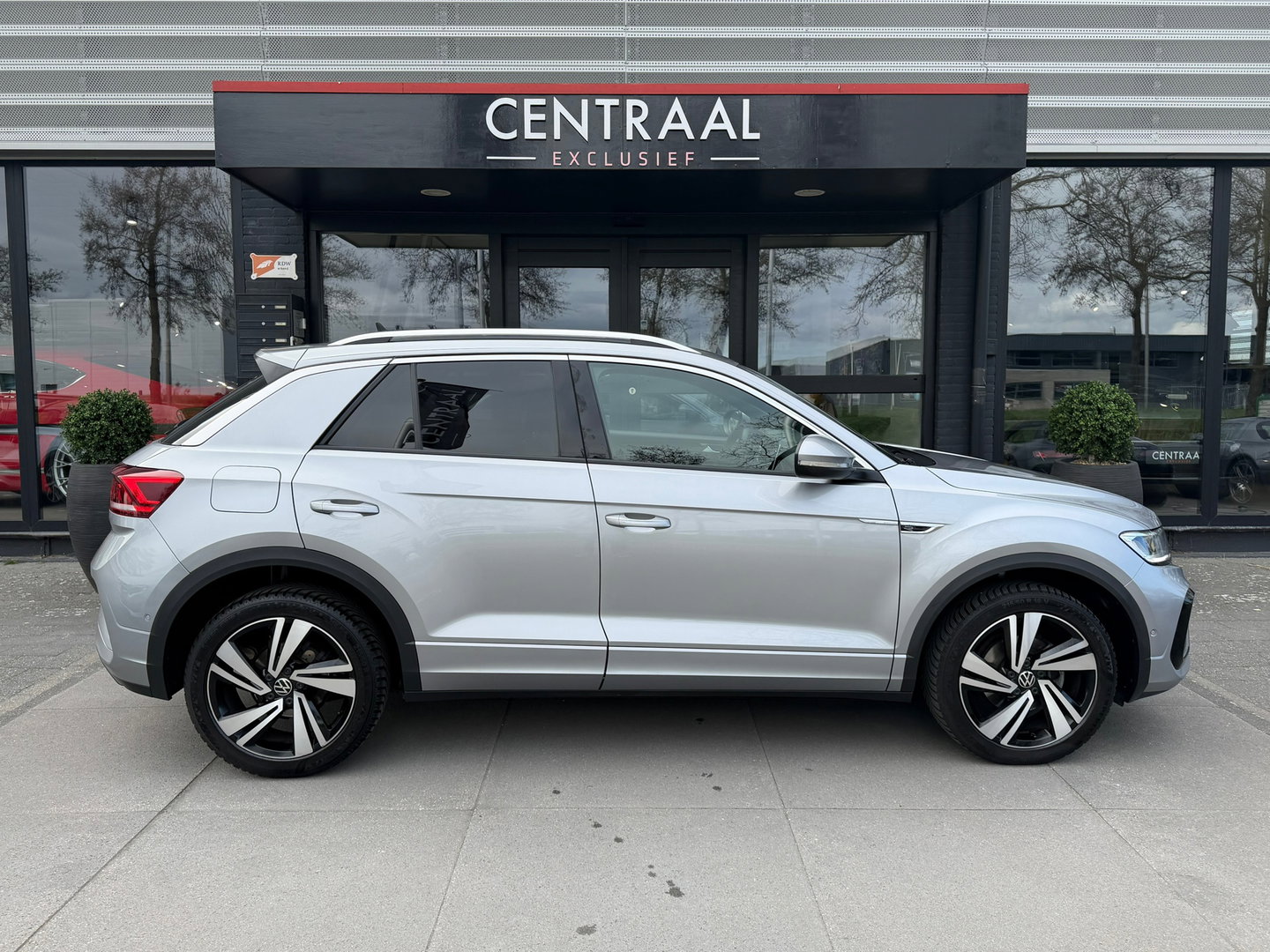 Volkswagen T-Roc 1.5 TSI R-Line 150PK Carplay|ACC|Canera|DSG|keyless