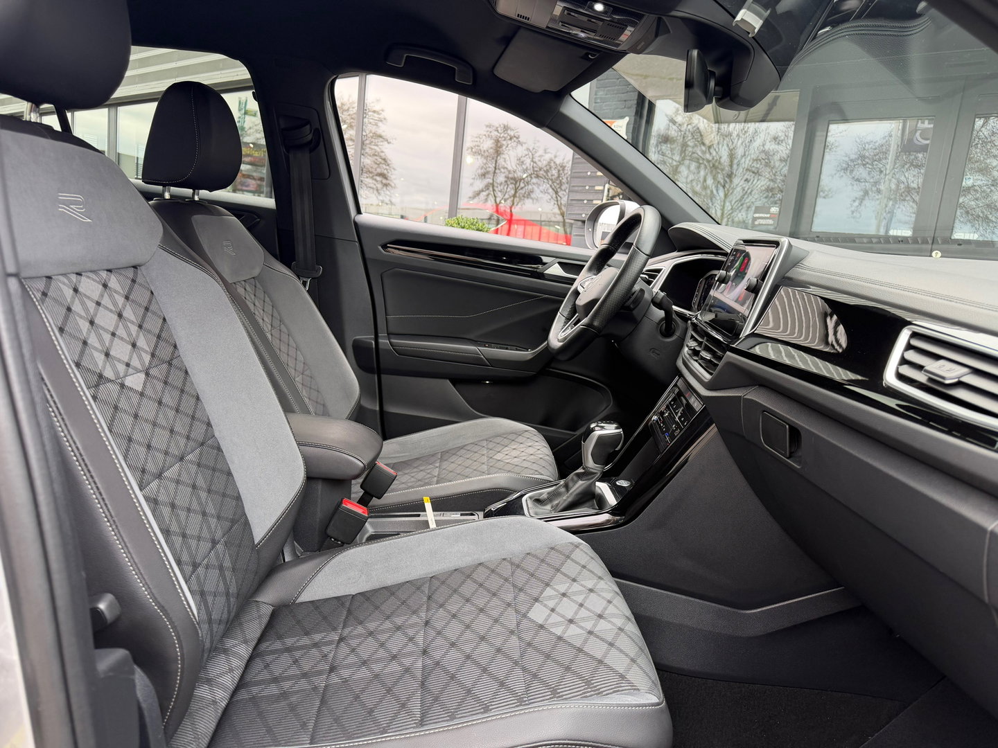 Volkswagen T-Roc 1.5 TSI R-Line 150PK Carplay|ACC|Canera|DSG|keyless