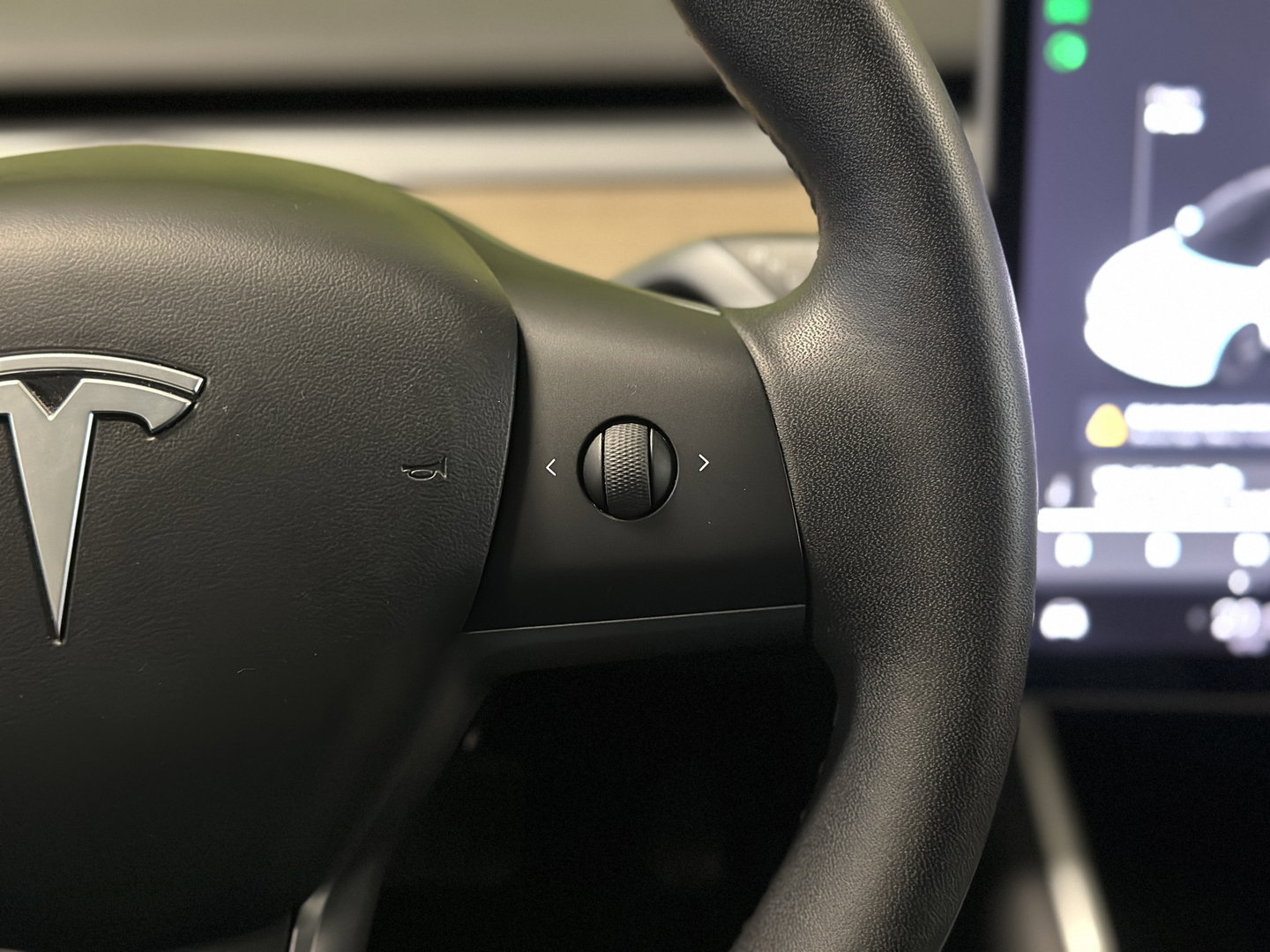 Tesla Model 3 Standard RWD Plus 60 kWh | 360° Camera | Panoramadak | Parkeersensoren | Keyless | Stoelverwarming | Elektrische Stoelen | LED