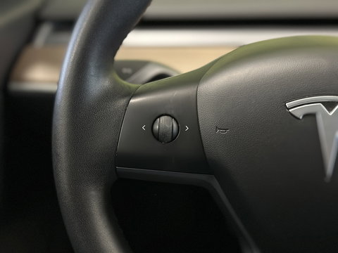 Tesla Model 3 Standard RWD Plus 60 kWh | 360° Camera | Panoramadak | Parkeersensoren | Keyless | Stoelverwarming | Elektrische Stoelen | LED