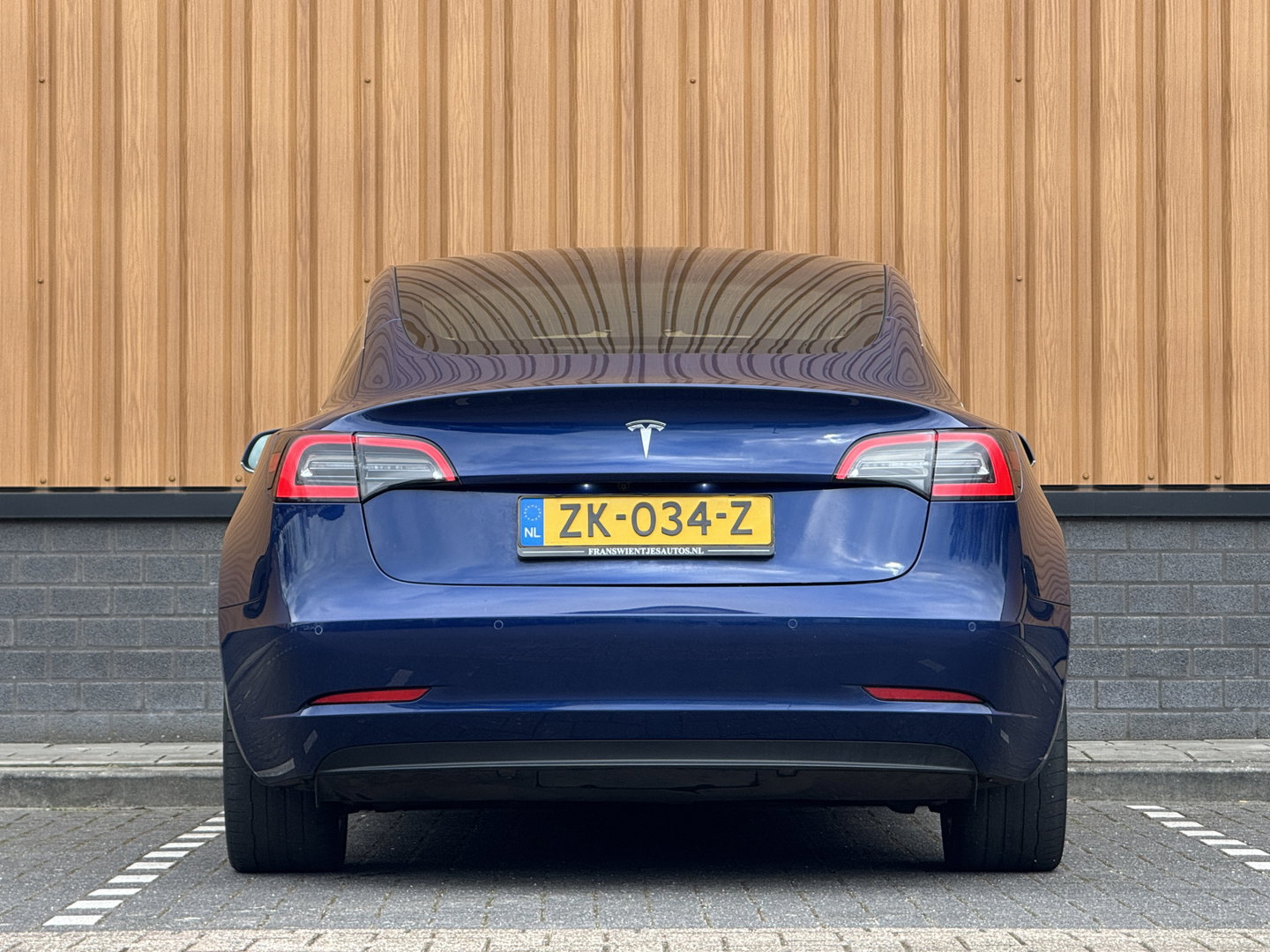 Tesla Model 3 Standard RWD Plus 60 kWh | 360° Camera | Panoramadak | Parkeersensoren | Keyless | Stoelverwarming | Elektrische Stoelen | LED
