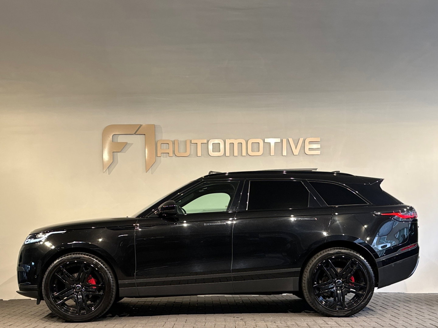 Land Rover Range Rover Velar 2.0 P250 Turbo AWD R-Dynamic SE