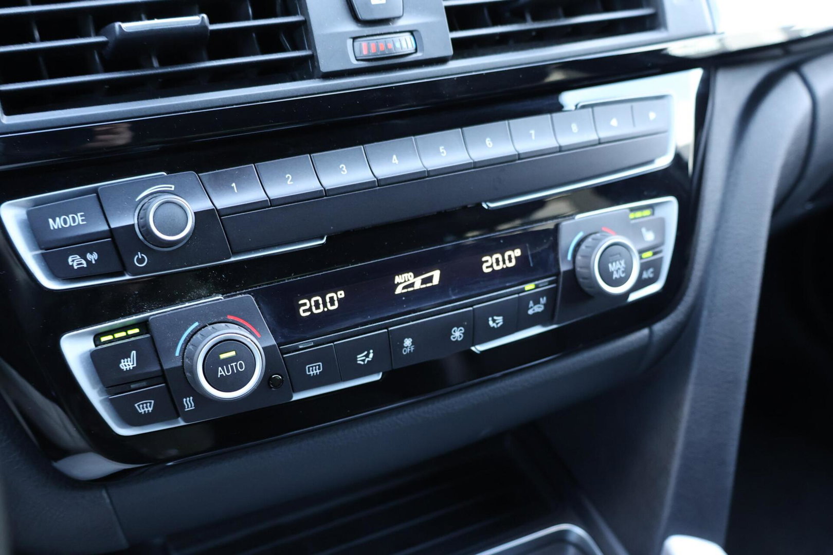 BMW 3 Serie Touring 320i M-Sport Edition / Leder / Cruise Control / Elek. Trekhaak / Stoelverwarming