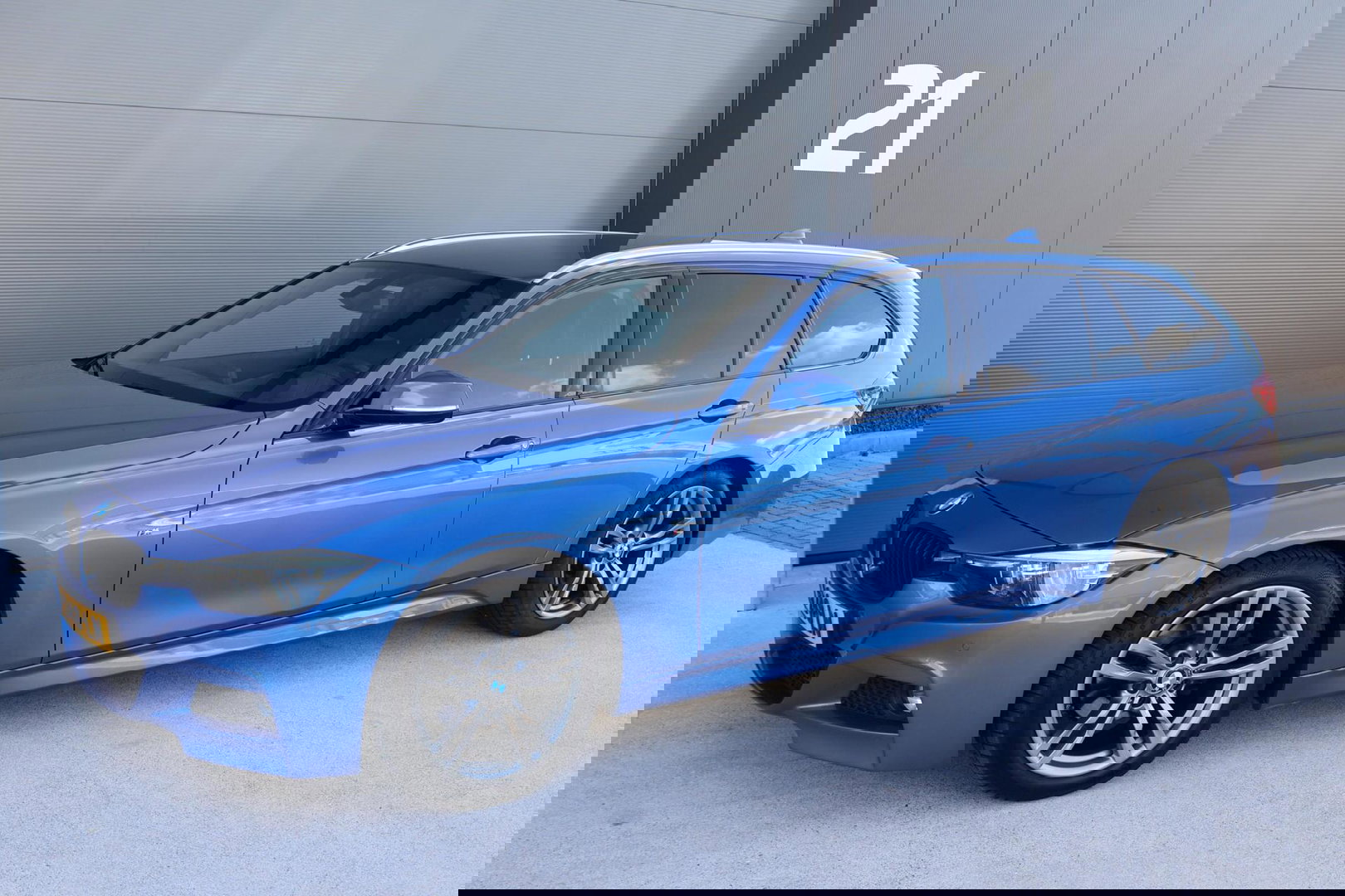 BMW 3 Serie Touring 320i M-Sport Edition / Leder / Cruise Control / Elek. Trekhaak / Stoelverwarming