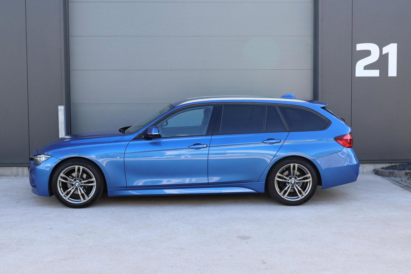 BMW 3 Serie Touring 320i M-Sport Edition / Leder / Cruise Control / Elek. Trekhaak / Stoelverwarming