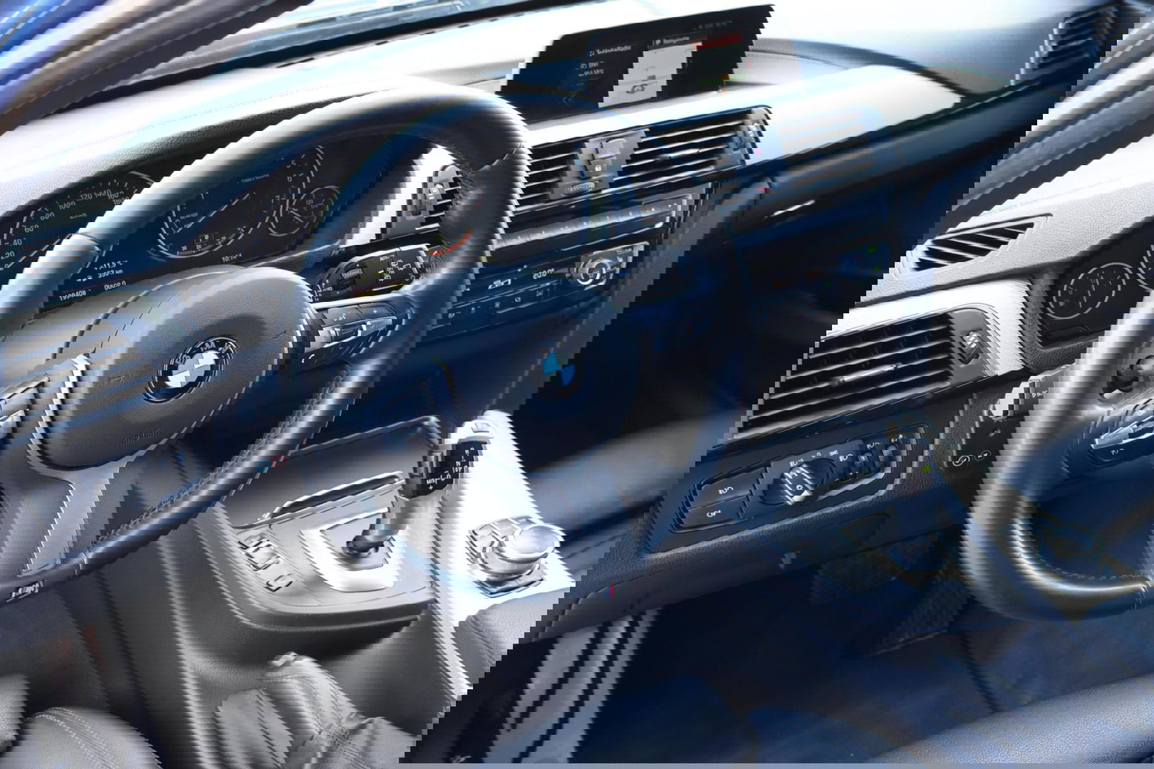 BMW 3 Serie Touring 320i M-Sport Edition / Leder / Cruise Control / Elek. Trekhaak / Stoelverwarming