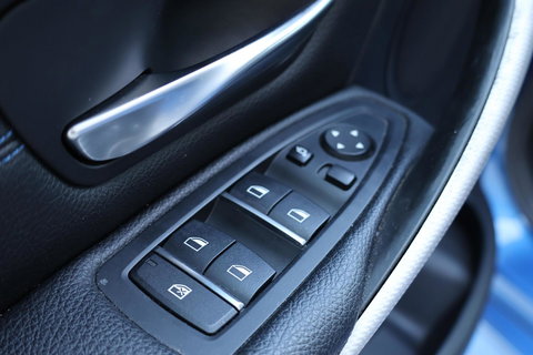 BMW 3 Serie Touring 320i M-Sport Edition / Leder / Cruise Control / Elek. Trekhaak / Stoelverwarming