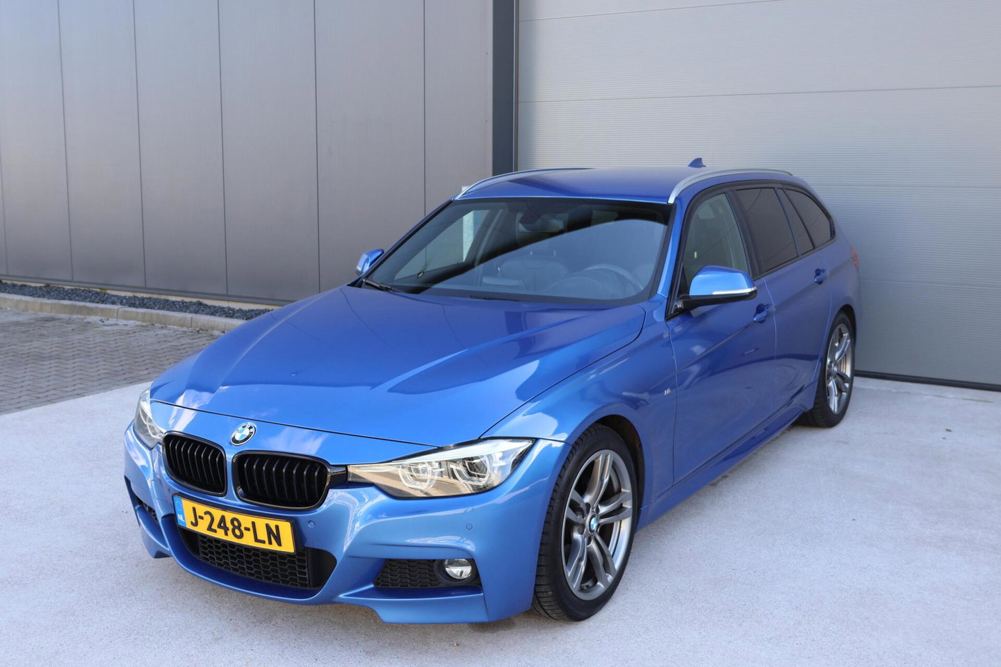 BMW 3 Serie Touring 320i M-Sport Edition / Leder / Cruise Control / Elek. Trekhaak / Stoelverwarming