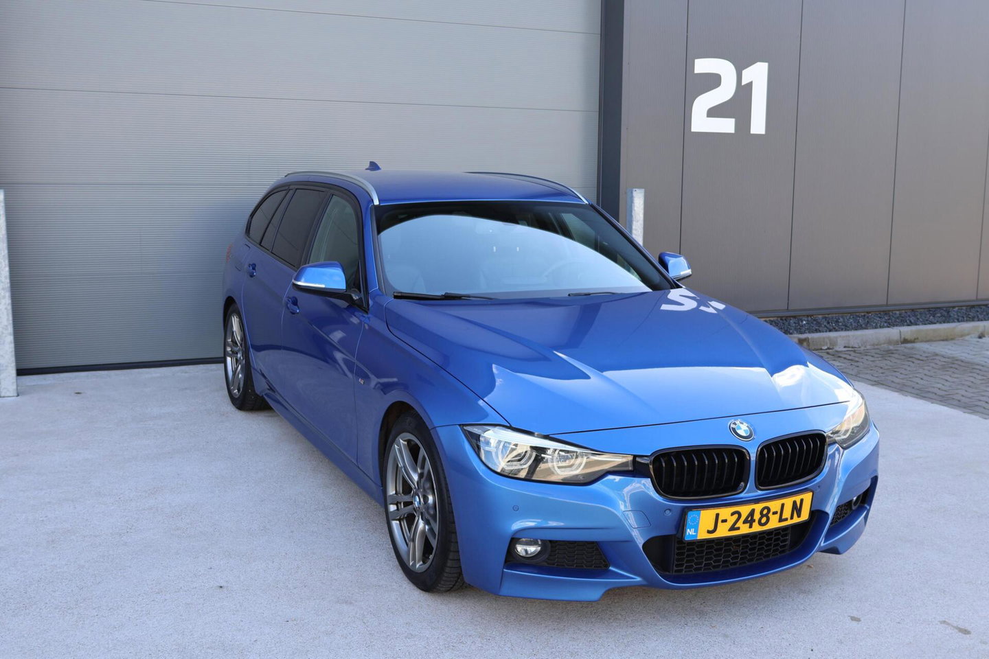 BMW 3 Serie Touring 320i M-Sport Edition / Leder / Cruise Control / Elek. Trekhaak / Stoelverwarming