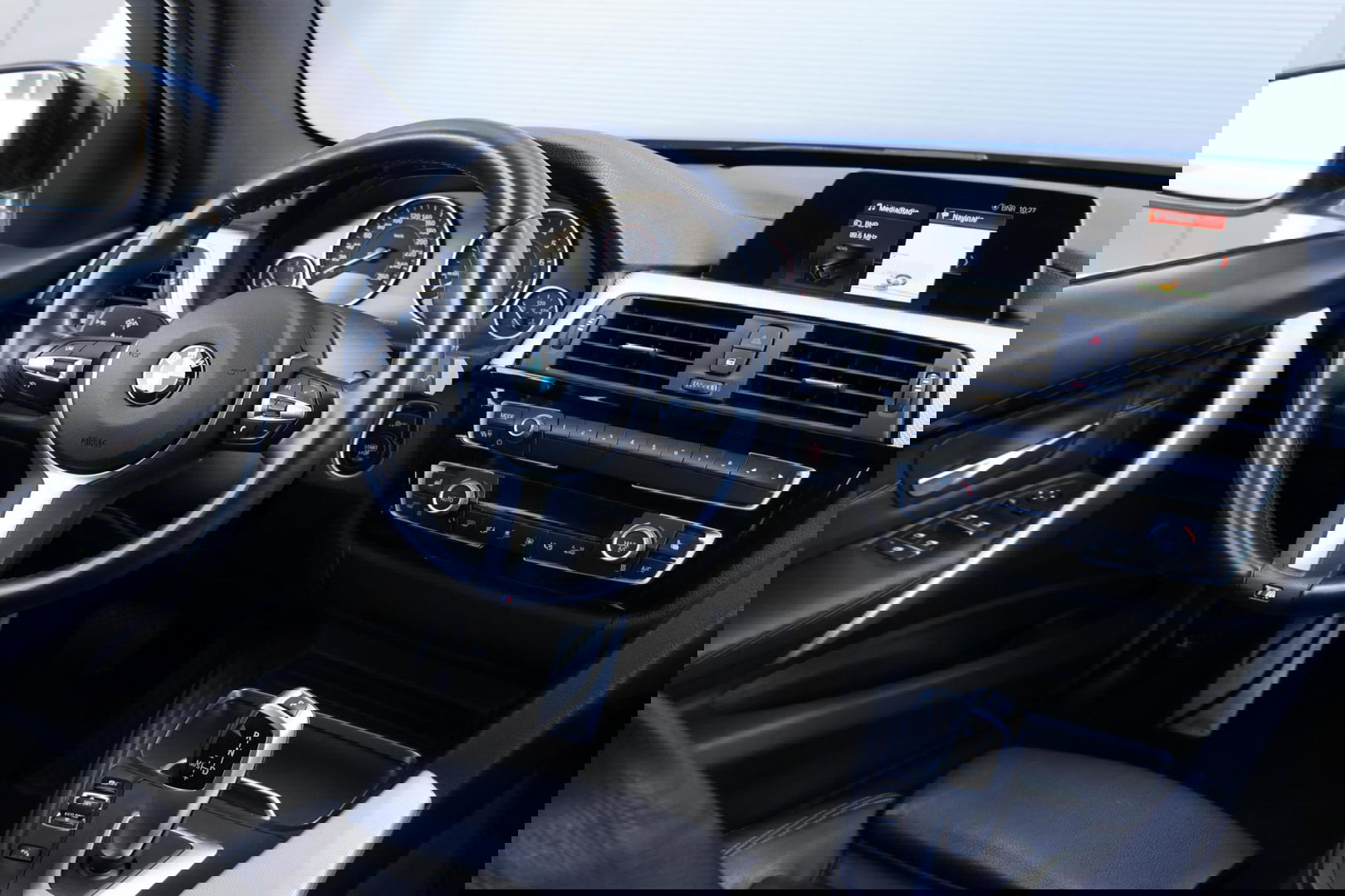 BMW 3 Serie Touring 320i M-Sport Edition / Leder / Cruise Control / Elek. Trekhaak / Stoelverwarming