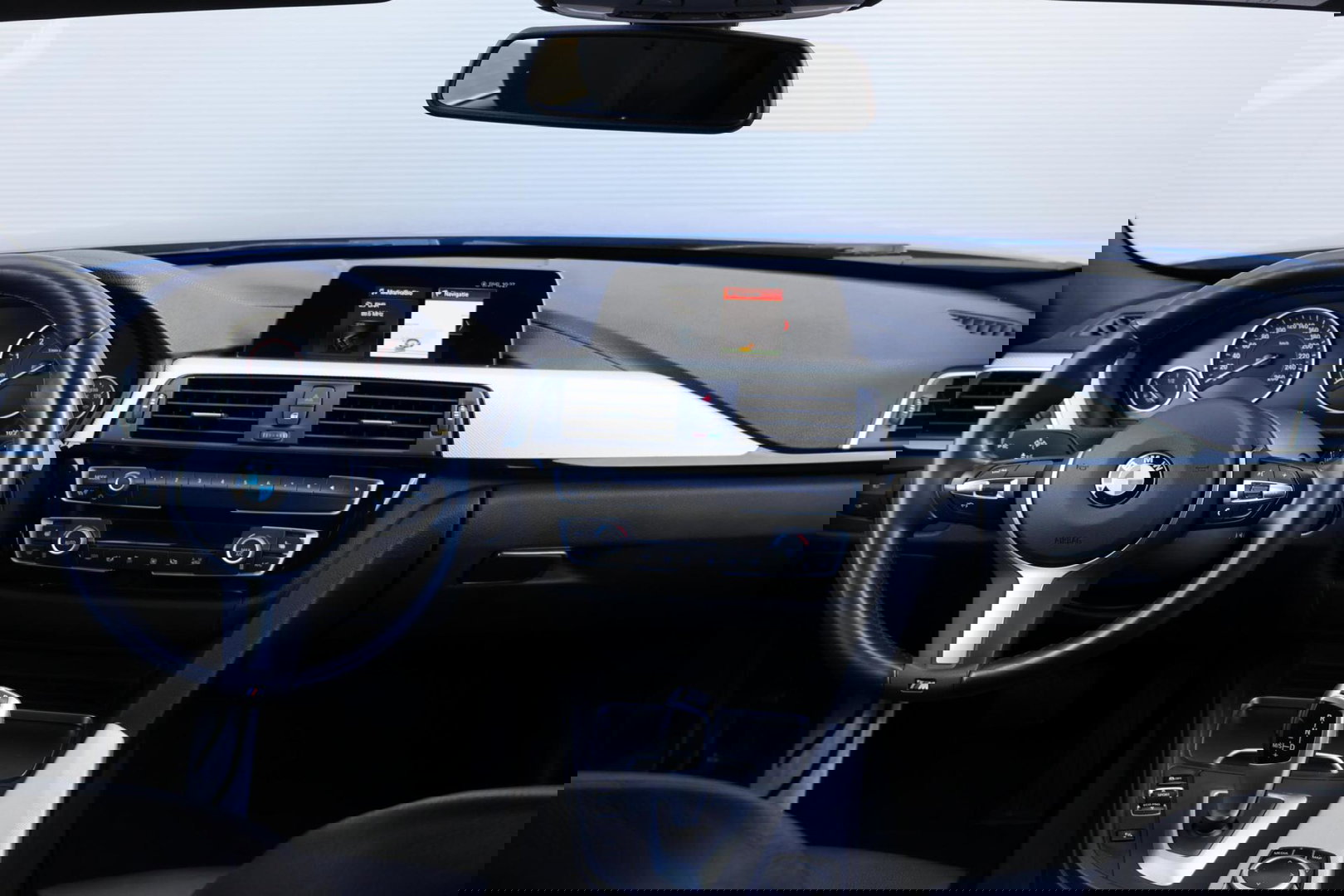 BMW 3 Serie Touring 320i M-Sport Edition / Leder / Cruise Control / Elek. Trekhaak / Stoelverwarming