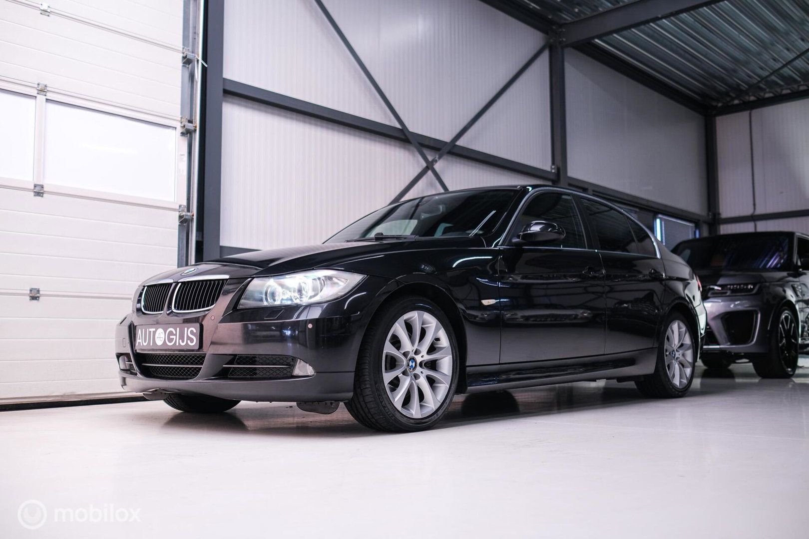 BMW 3-serie 330i Executive 258 pk | Xenon | Leder | Navigatie | Automaat | PDC | e90 | youngtimer |