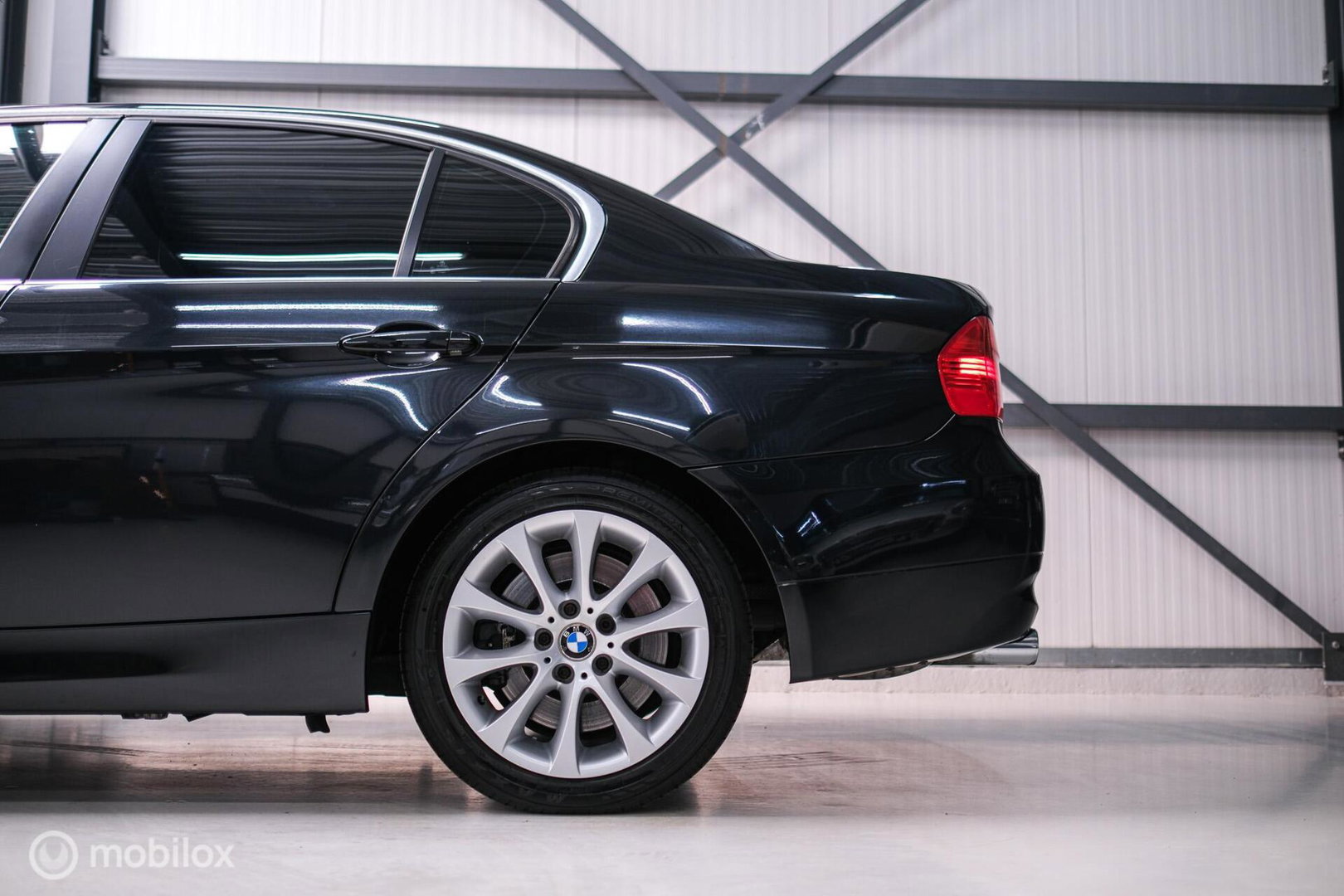 BMW 3-serie 330i Executive 258 pk | Xenon | Leder | Navigatie | Automaat | PDC | e90 | youngtimer |