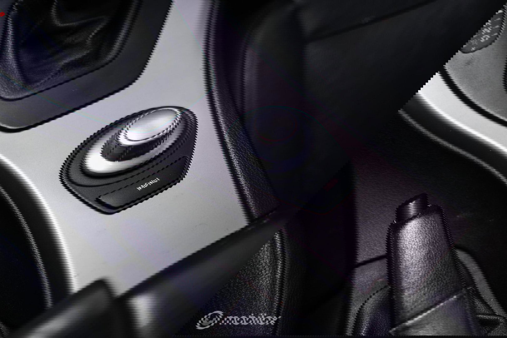 BMW 3-serie 330i Executive 258 pk | Xenon | Leder | Navigatie | Automaat | PDC | e90 | youngtimer |