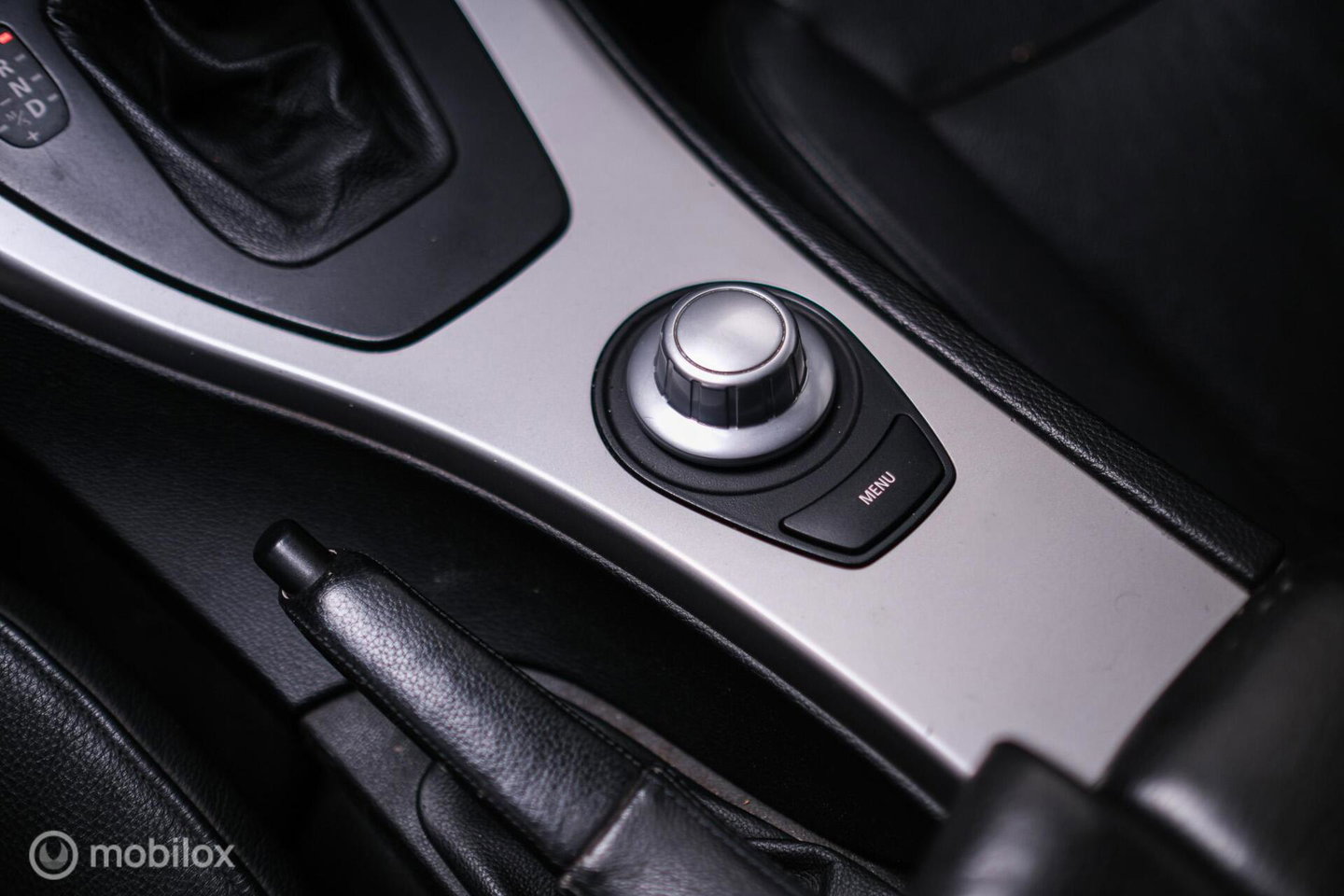 BMW 3-serie 330i Executive 258 pk | Xenon | Leder | Navigatie | Automaat | PDC | e90 | youngtimer |