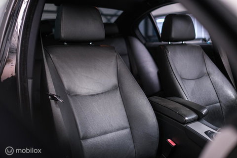 BMW 3-serie 330i Executive 258 pk | Xenon | Leder | Navigatie | Automaat | PDC | e90 | youngtimer |