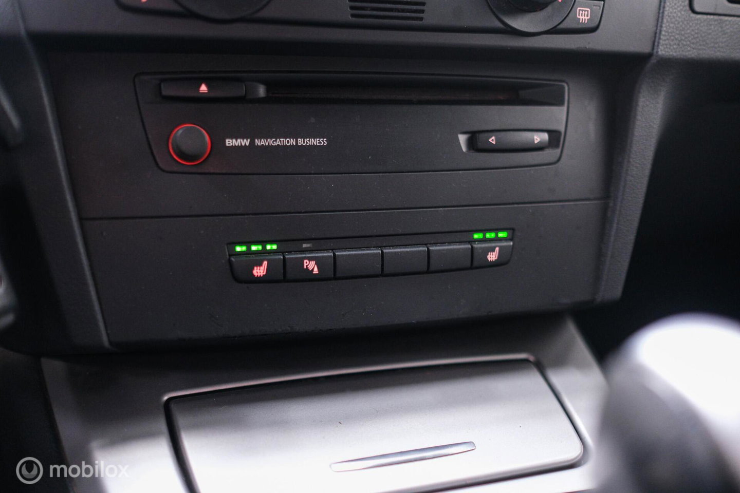 BMW 3-serie 330i Executive 258 pk | Xenon | Leder | Navigatie | Automaat | PDC | e90 | youngtimer |