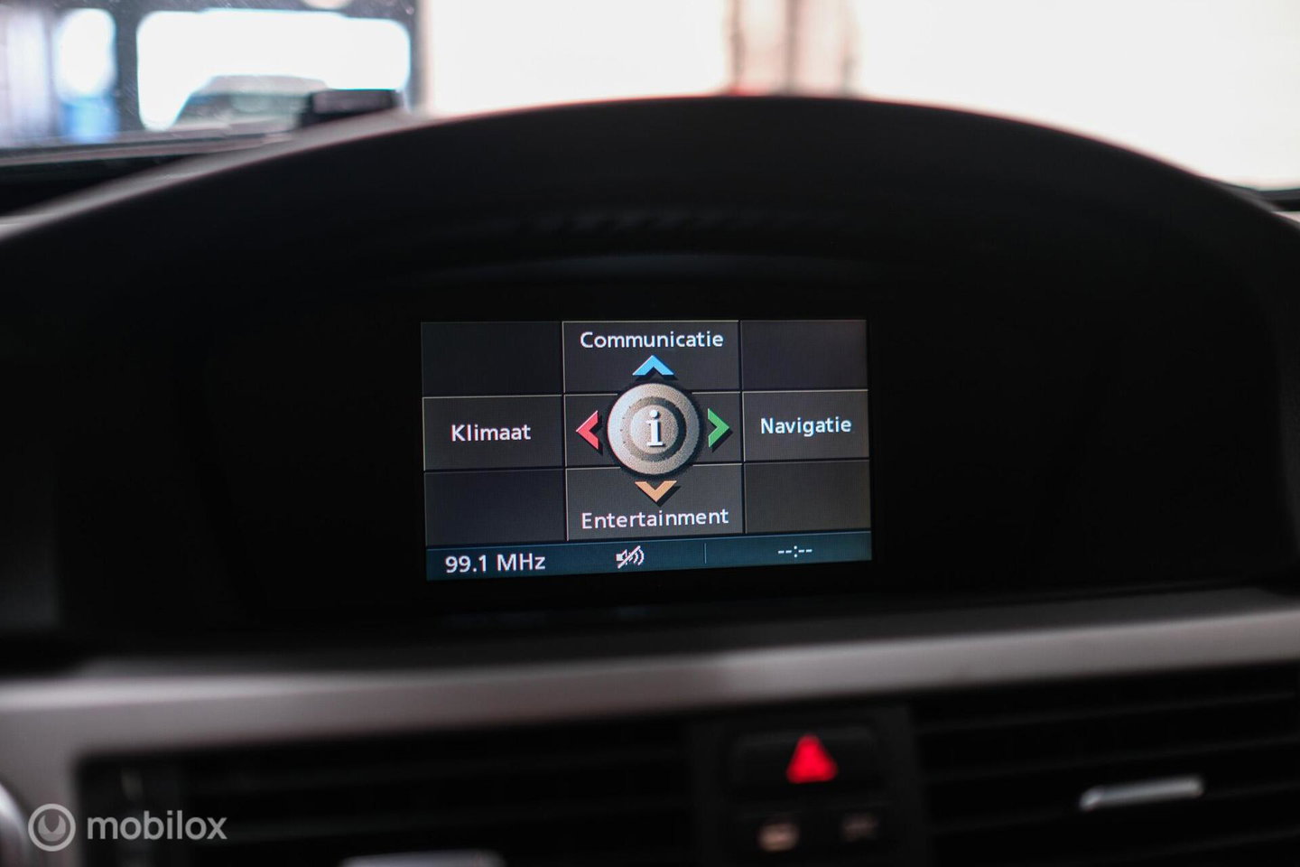 BMW 3-serie 330i Executive 258 pk | Xenon | Leder | Navigatie | Automaat | PDC | e90 | youngtimer |