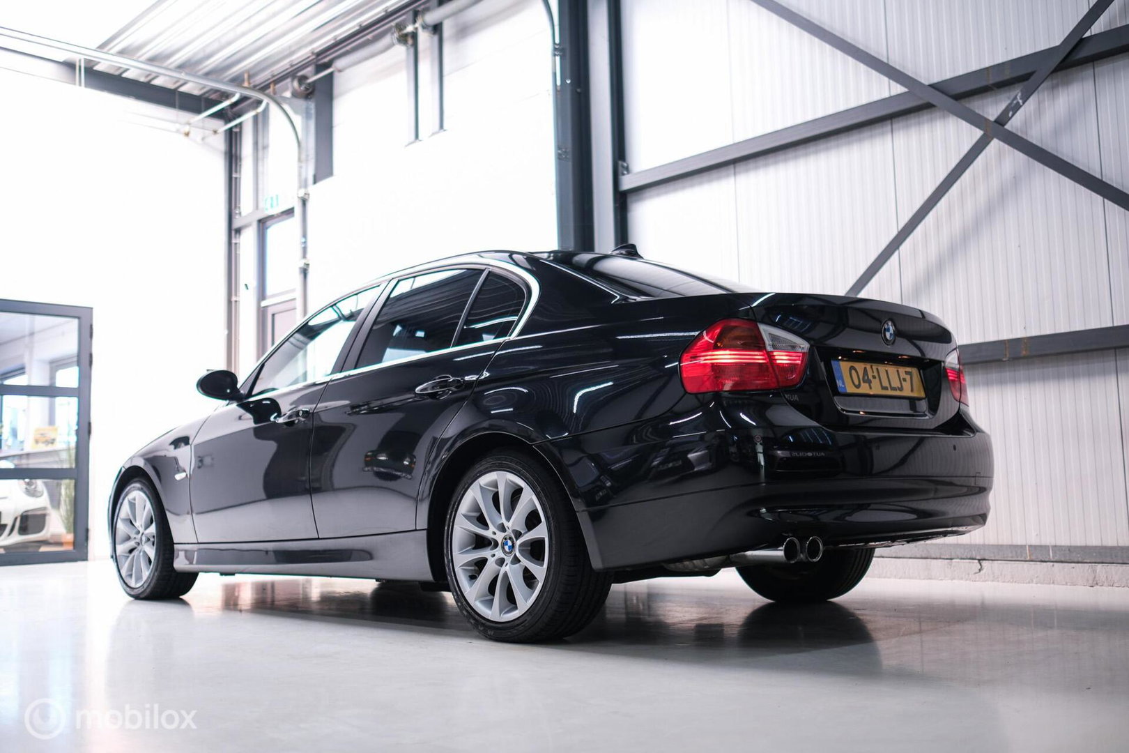 BMW 3-serie 330i Executive 258 pk | Xenon | Leder | Navigatie | Automaat | PDC | e90 | youngtimer |