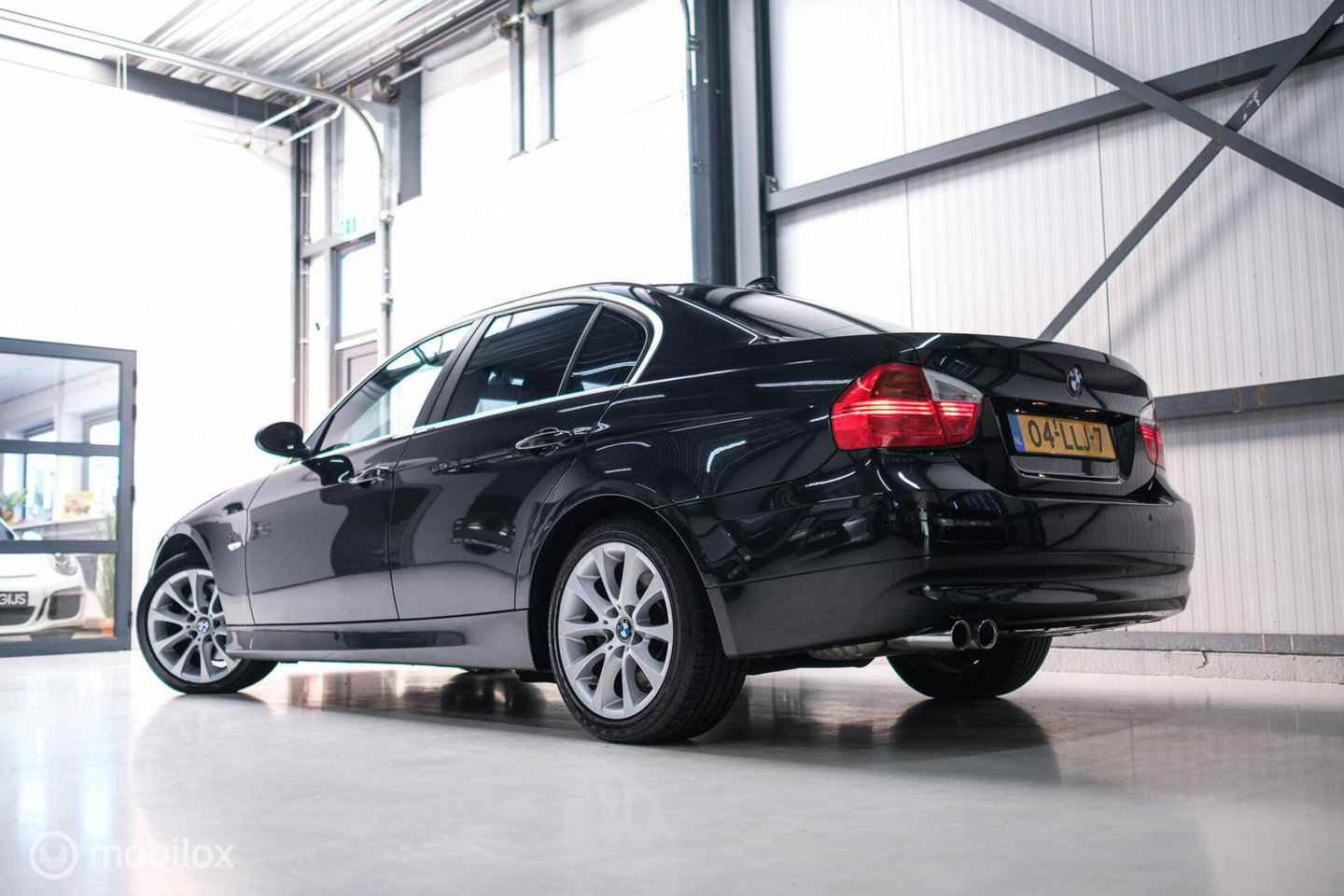 BMW 3-serie 330i Executive 258 pk | Xenon | Leder | Navigatie | Automaat | PDC | e90 | youngtimer |