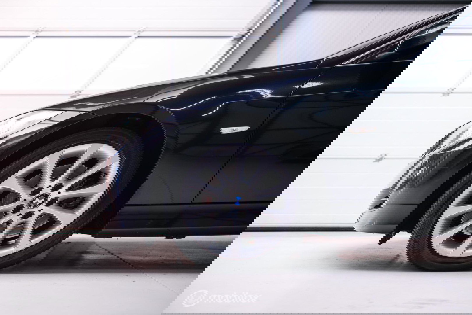 BMW 3-serie 330i Executive 258 pk | Xenon | Leder | Navigatie | Automaat | PDC | e90 | youngtimer |