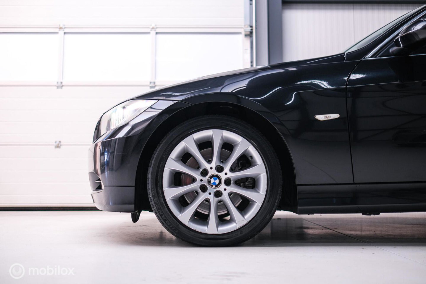 BMW 3-serie 330i Executive 258 pk | Xenon | Leder | Navigatie | Automaat | PDC | e90 | youngtimer |