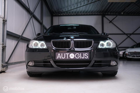 BMW 3-serie 330i Executive 258 pk | Xenon | Leder | Navigatie | Automaat | PDC | e90 | youngtimer |