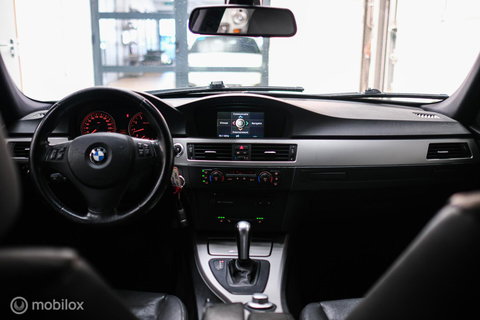 BMW 3-serie 330i Executive 258 pk | Xenon | Leder | Navigatie | Automaat | PDC | e90 | youngtimer |