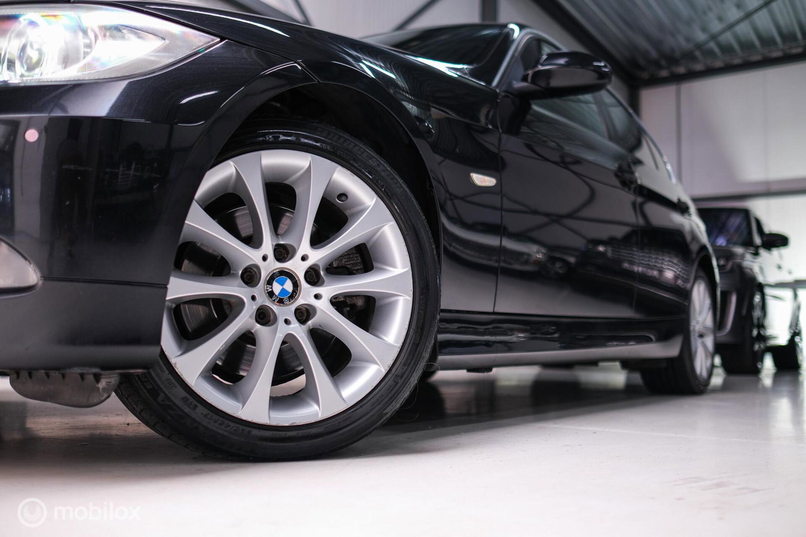 BMW 3-serie 330i Executive 258 pk | Xenon | Leder | Navigatie | Automaat | PDC | e90 | youngtimer |