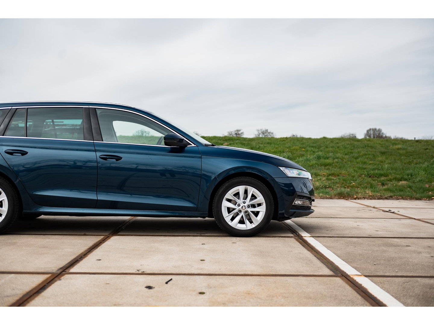 Škoda Octavia Combi 1.0 TSI Ambition | TREKHAAK | CAMERA | APPLE CAR PLAY | LED | CRUISE | DAB