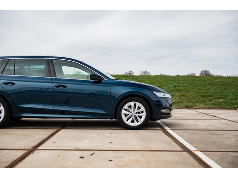 Škoda Octavia Combi 1.0 TSI Ambition | TREKHAAK | CAMERA | APPLE CAR PLAY | LED | CRUISE | DAB