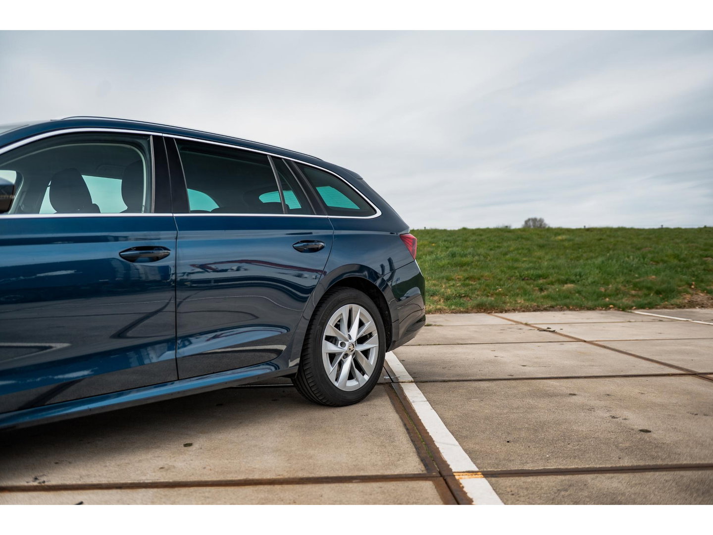 Škoda Octavia Combi 1.0 TSI Ambition | TREKHAAK | CAMERA | APPLE CAR PLAY | LED | CRUISE | DAB