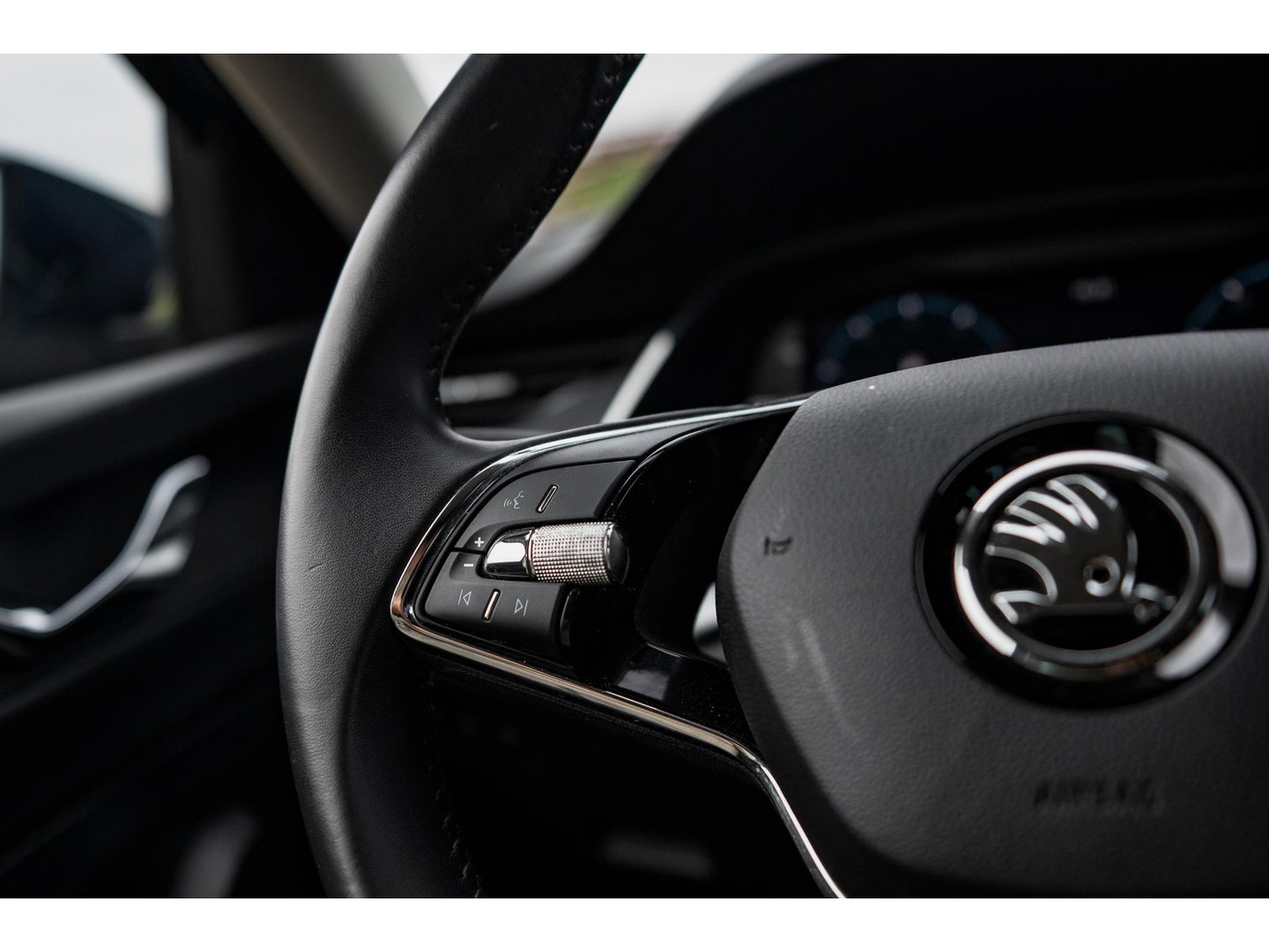 Škoda Octavia Combi 1.0 TSI Ambition | TREKHAAK | CAMERA | APPLE CAR PLAY | LED | CRUISE | DAB