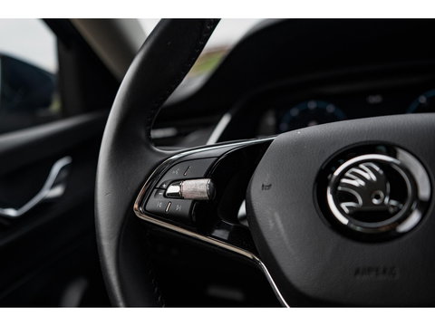 Škoda Octavia Combi 1.0 TSI Ambition | TREKHAAK | CAMERA | APPLE CAR PLAY | LED | CRUISE | DAB