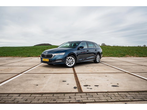 Škoda Octavia Combi 1.0 TSI Ambition | TREKHAAK | CAMERA | APPLE CAR PLAY | LED | CRUISE | DAB