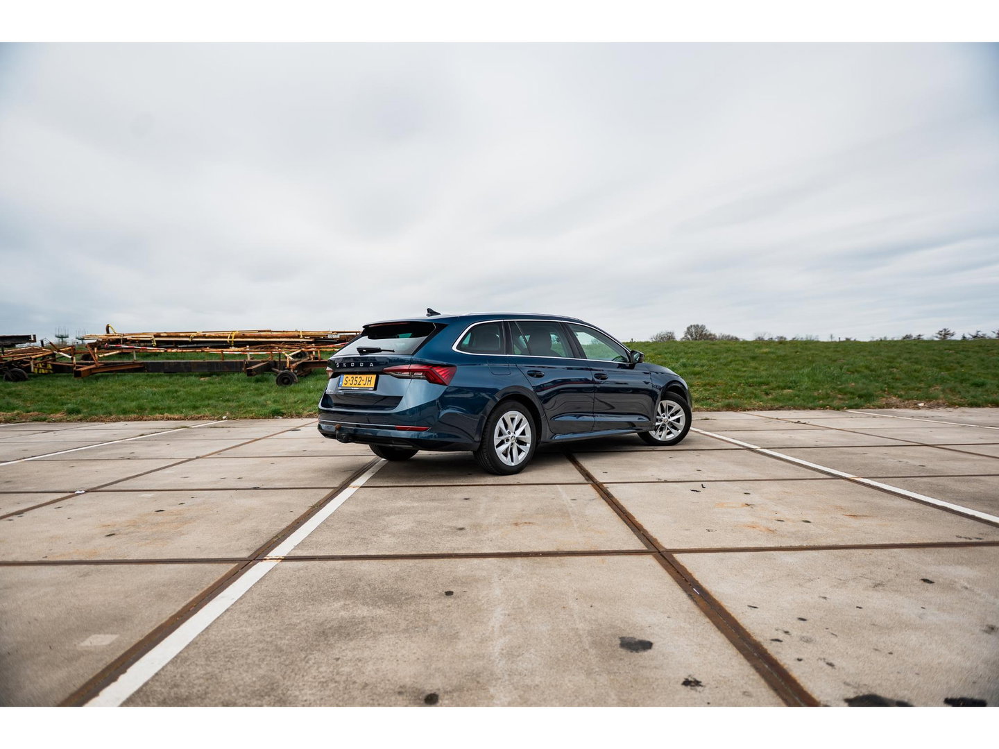 Škoda Octavia Combi 1.0 TSI Ambition | TREKHAAK | CAMERA | APPLE CAR PLAY | LED | CRUISE | DAB