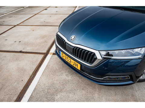 Škoda Octavia Combi 1.0 TSI Ambition | TREKHAAK | CAMERA | APPLE CAR PLAY | LED | CRUISE | DAB