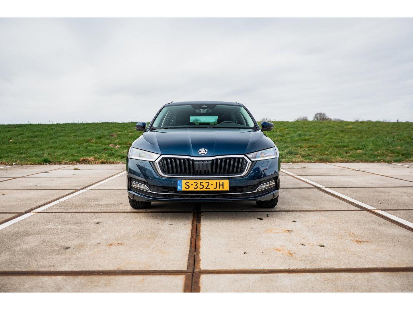 Škoda Octavia Combi 1.0 TSI Ambition | TREKHAAK | CAMERA | APPLE CAR PLAY | LED | CRUISE | DAB