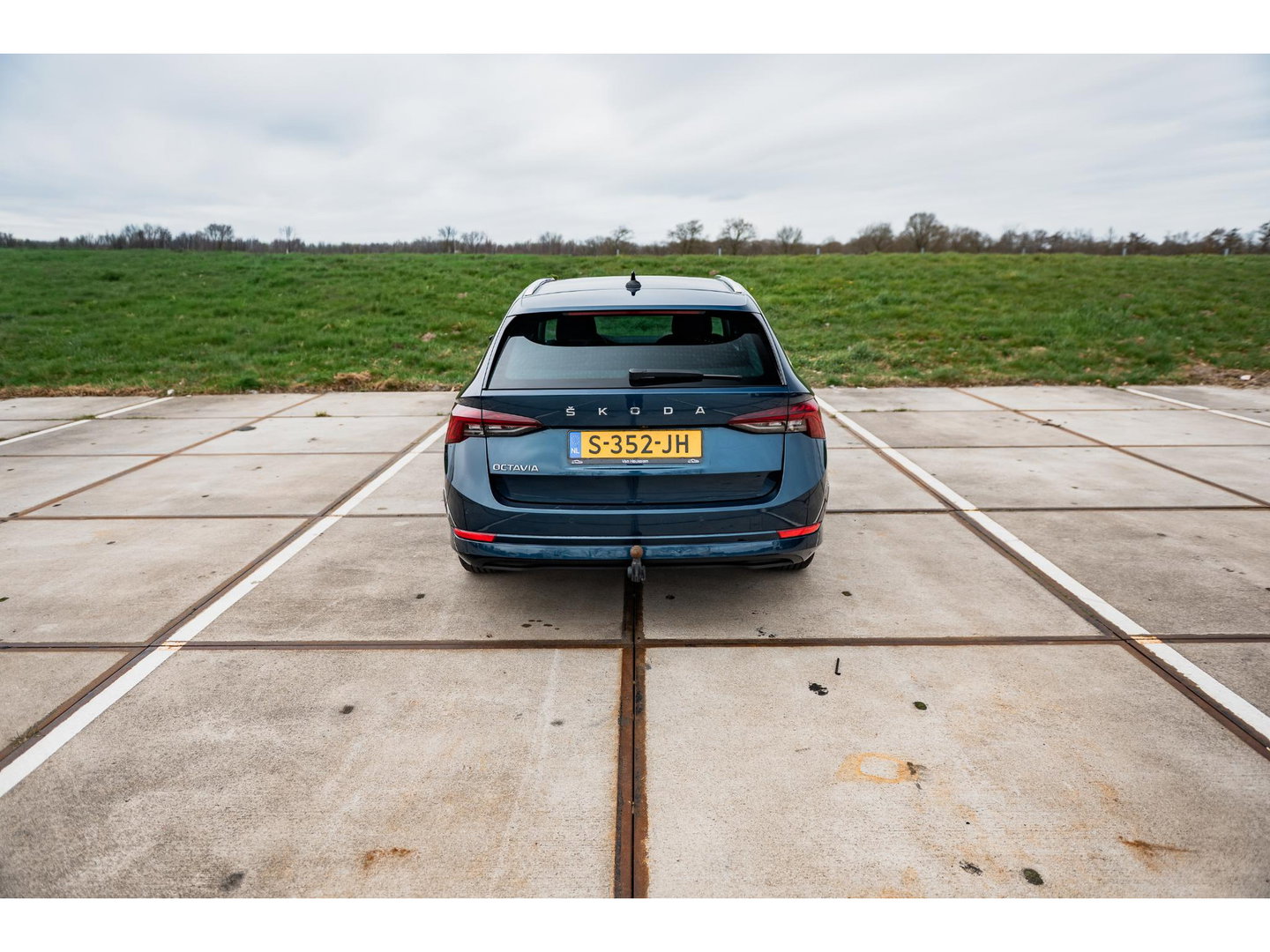 Škoda Octavia Combi 1.0 TSI Ambition | TREKHAAK | CAMERA | APPLE CAR PLAY | LED | CRUISE | DAB