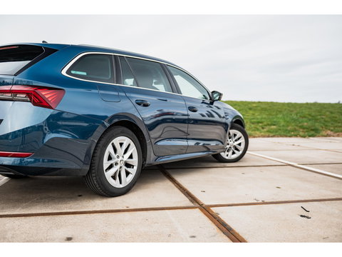 Škoda Octavia Combi 1.0 TSI Ambition | TREKHAAK | CAMERA | APPLE CAR PLAY | LED | CRUISE | DAB