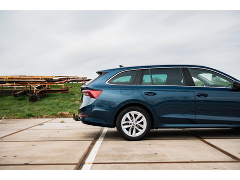 Škoda Octavia Combi 1.0 TSI Ambition | TREKHAAK | CAMERA | APPLE CAR PLAY | LED | CRUISE | DAB