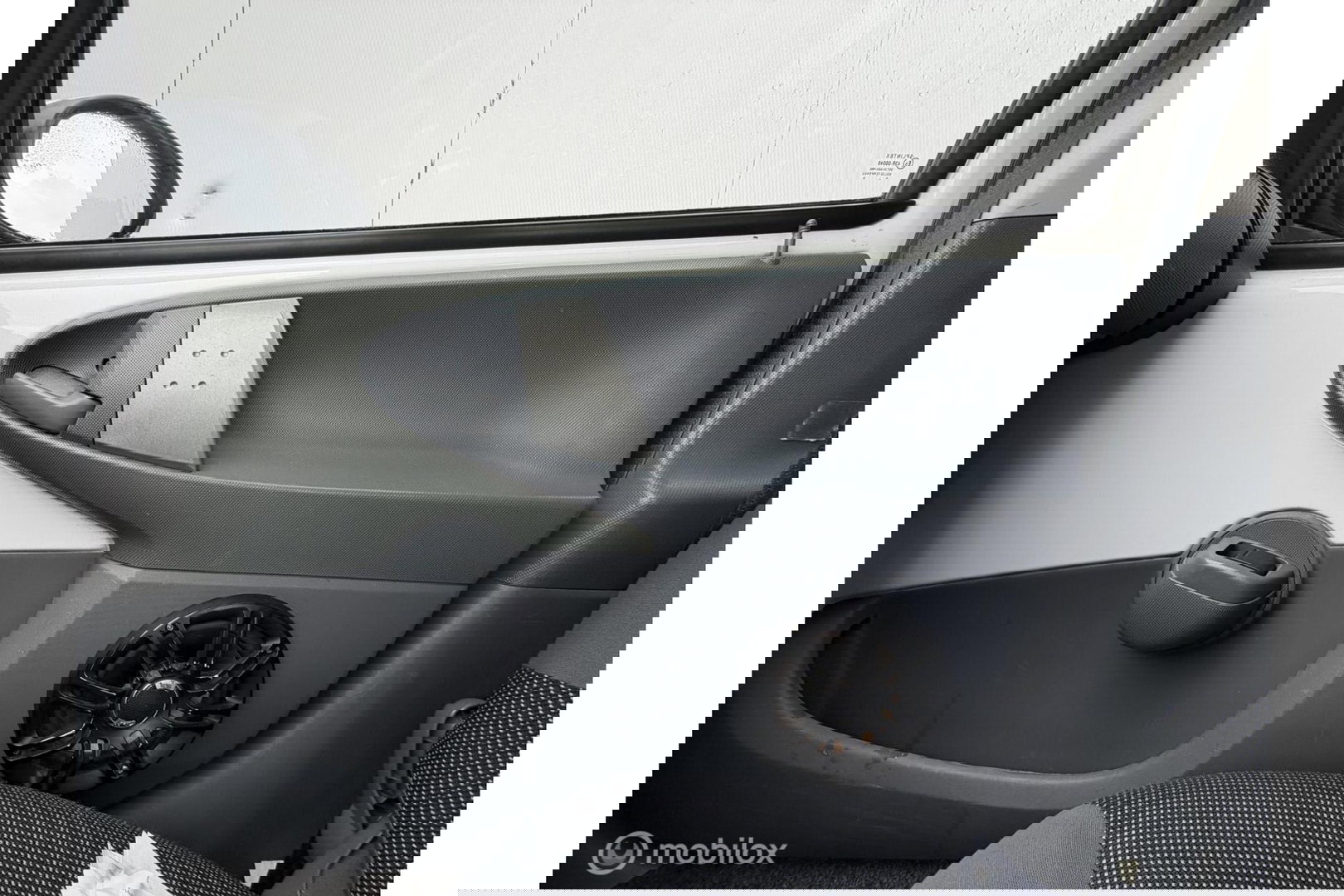 Peugeot 107 1.0-12V 5 deurs | nieuwe APK 2027 | Elek ramen | centrale vergrendeling | meeneemprijs |